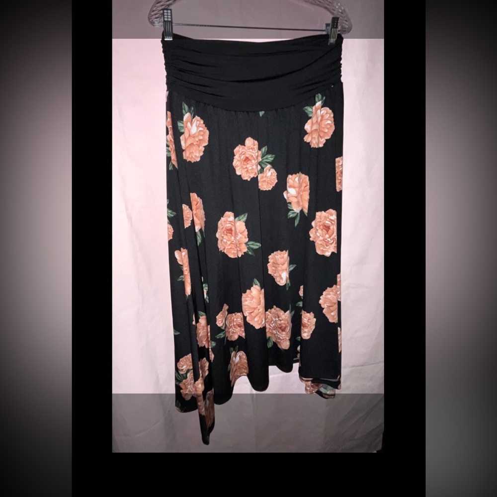 Apt 9 black floral skirt